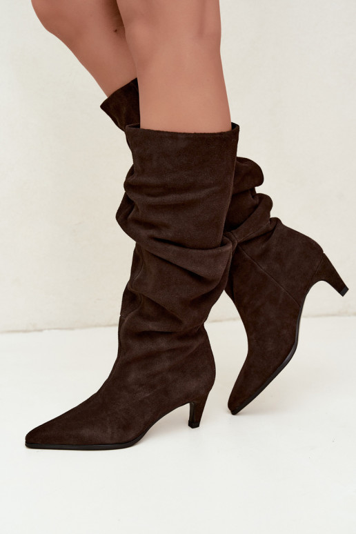 Botas altas em camurça sintética isoladas Slouchy com saltos Vinceza 89167 na cor chocolate