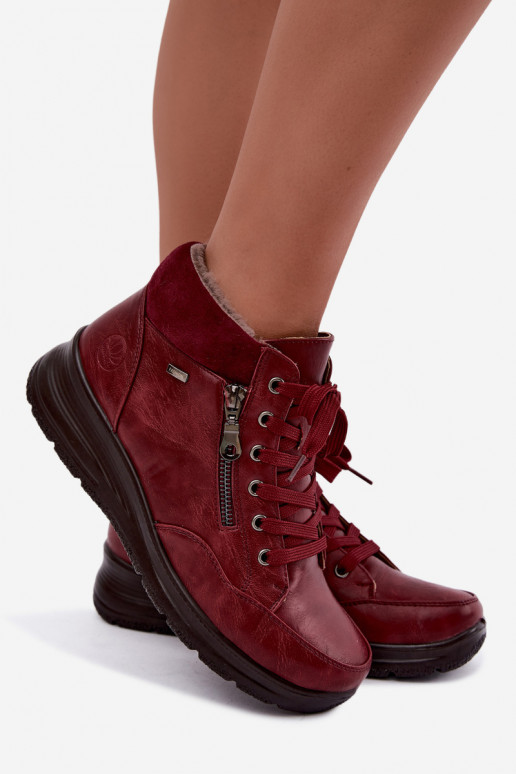 Botins femininos isolados com pelo por dentro na cor bordô Parvella