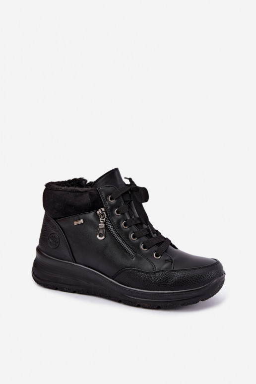 Botins femininos isolados com pelo por dentro na cor preta Parvella