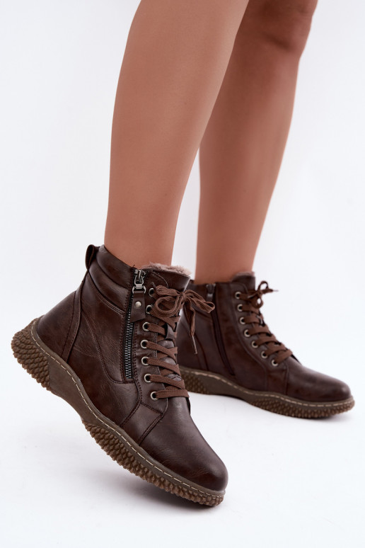 Botins femininos isolados com pelo por dentro em couro sintético na cor castanha Ulverina