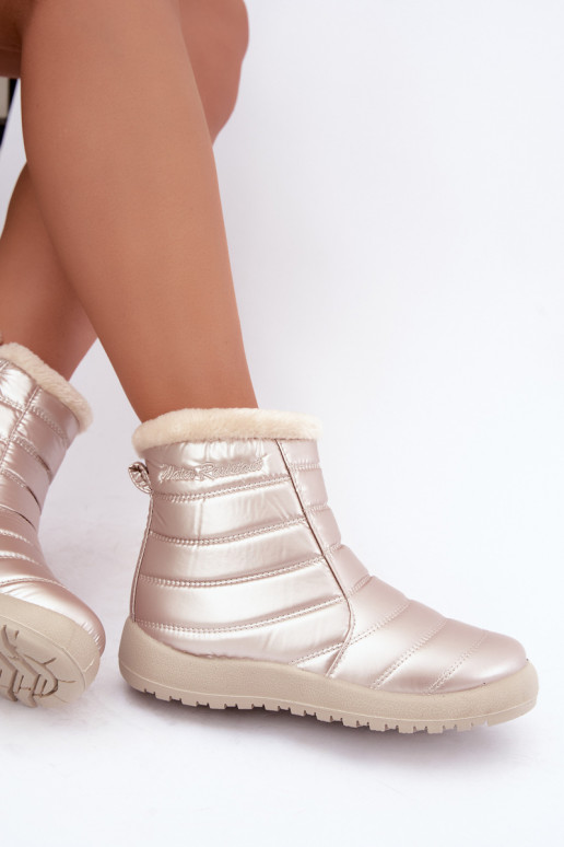 Botins femininos isolados na cor areia Mezyss