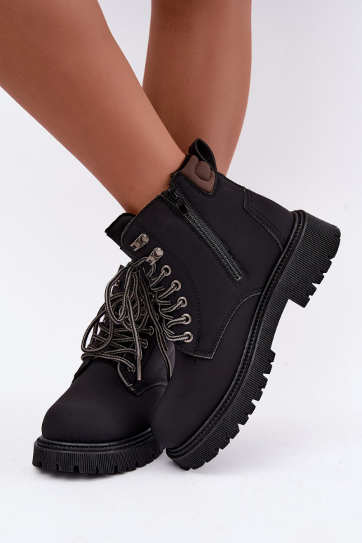 Sapatos femininos isolados, pretos Sarvella