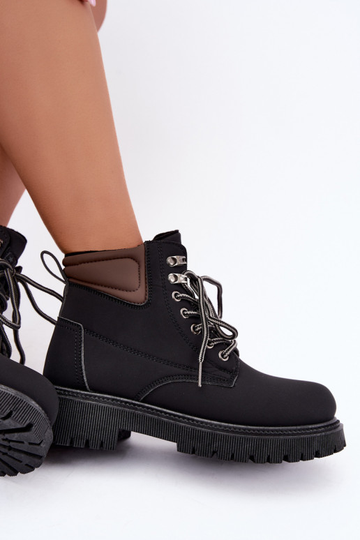 Sapatos femininos isolados, pretos Sarvella