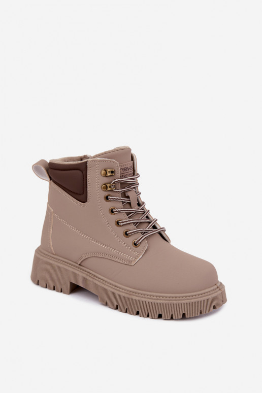 Sapatos femininos isolados, cor areia Sarvella