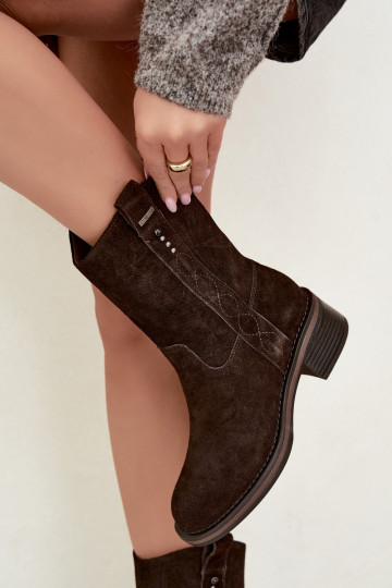 Botins isolados em camurça sintética Big Star UU274607 cor chocolate 2