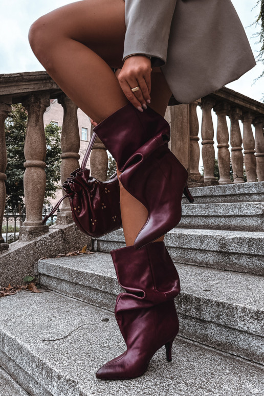Botins slouchy com salto em bordô Gelra