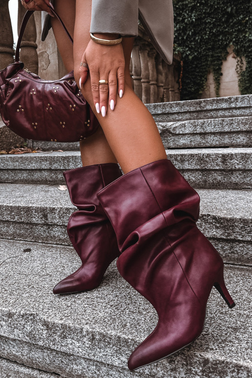 Botins slouchy com salto em bordô Gelra