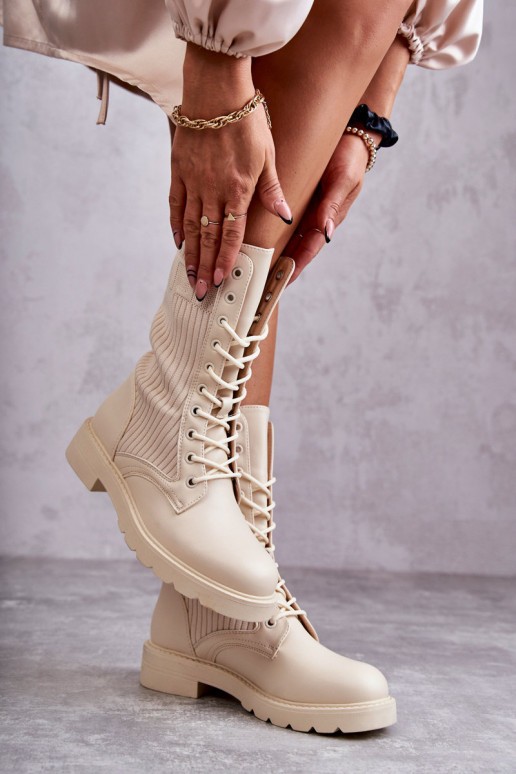 Botins femininos com cano tipo meia e saltos largos na cor areia Liam
