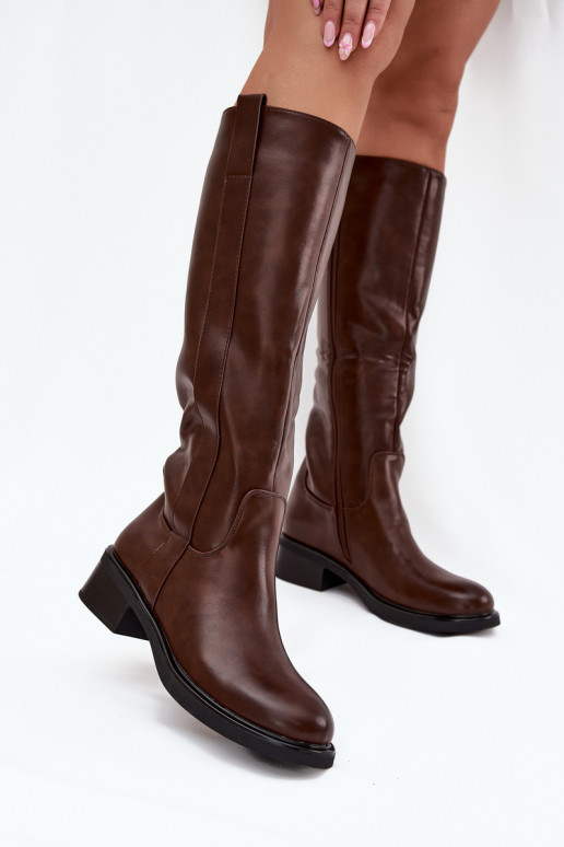 Botas altas femininas com salto baixo na cor marrom Averna