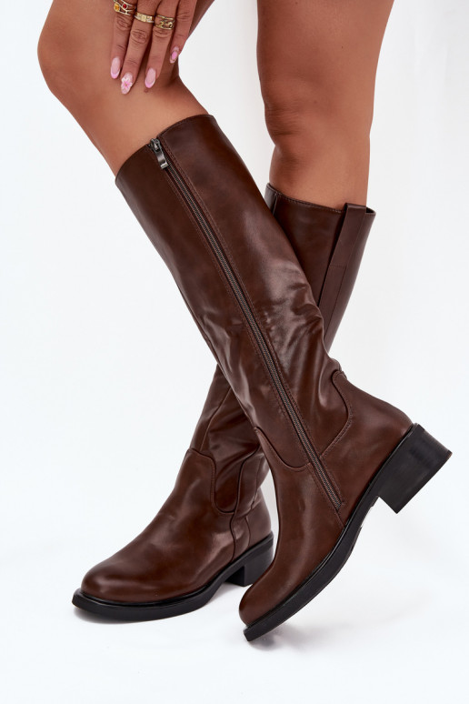 Botas altas femininas com salto baixo na cor marrom Averna