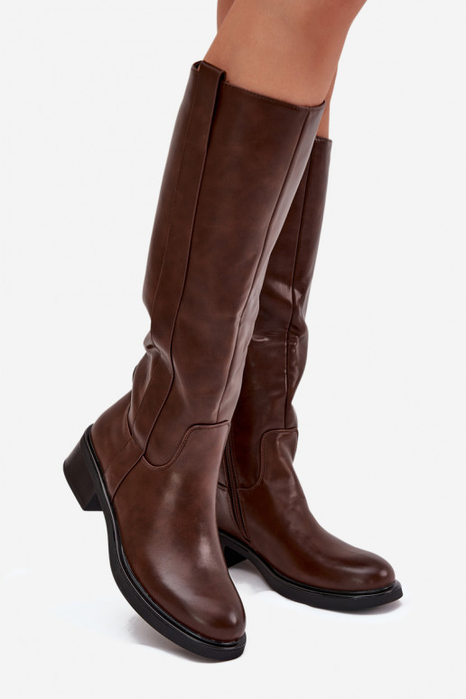 Botas altas femininas com salto baixo na cor marrom Averna