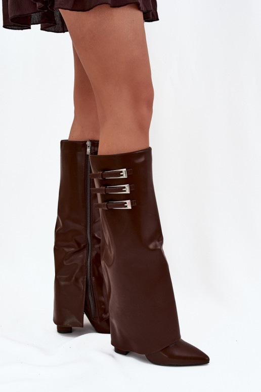 Botas altas femininas com salto e cano de amarração, tiras com fivelas na cor chocolate Nirisa