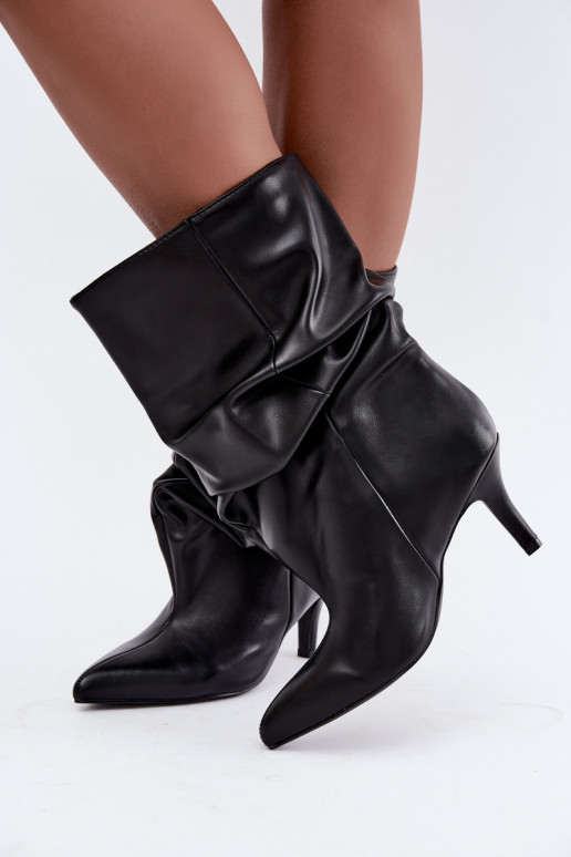 Botins slouchy com salto em preto Gelra