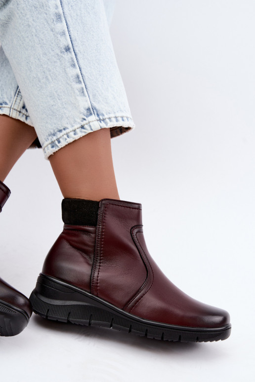 Botins de couro isolados com plataforma Vinceza 133116 na cor bordô
