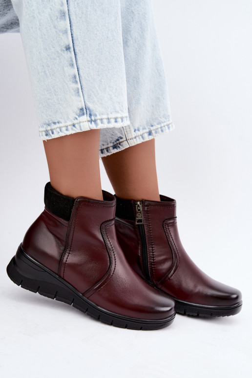 Botins de couro isolados com plataforma Vinceza 133116 na cor bordô