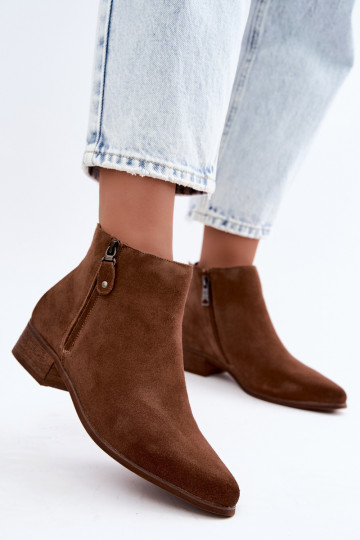 Sapatos de couro camurça de salto baixo Vinceza 133136 na cor marrom