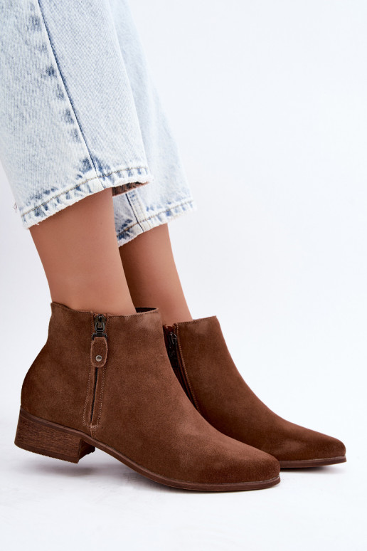 Sapatos de couro camurça de salto baixo Vinceza 133136 na cor marrom