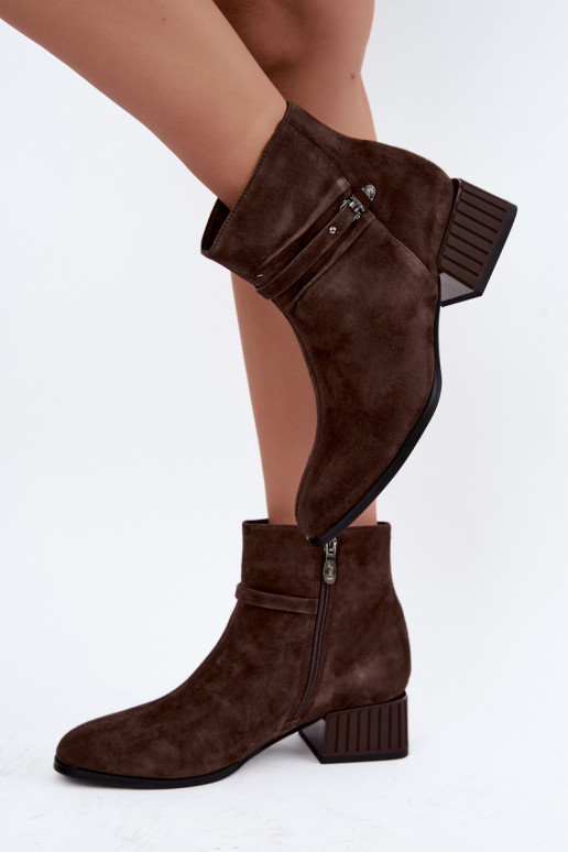 Botins femininos de camurça sintética Klocke isolados D&A CR62-3476 na cor marrom