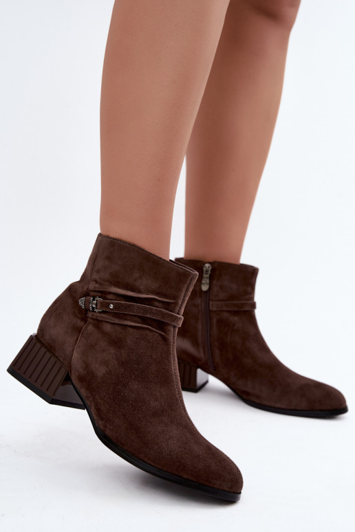 Botins femininos de camurça sintética Klocke isolados D&A CR62-3476 na cor marrom