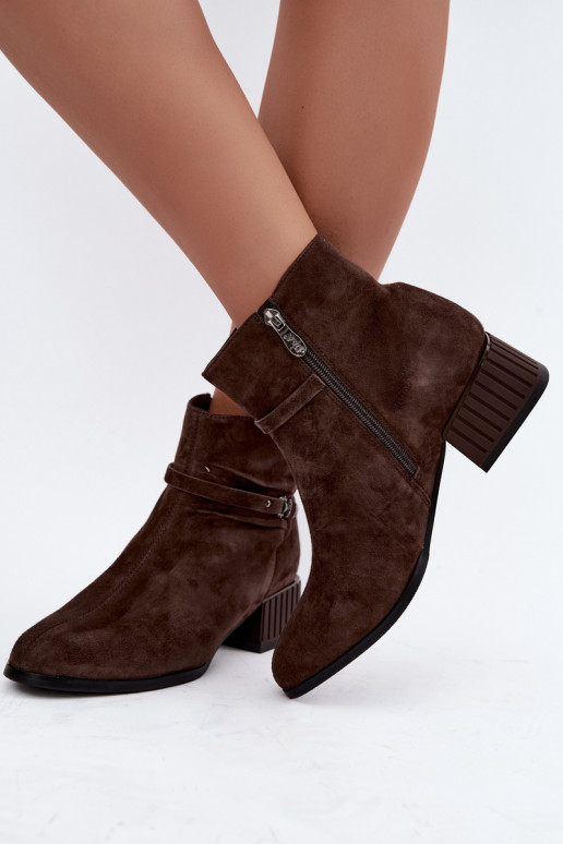 Botins femininos de camurça sintética Klocke isolados D&A CR62-3476 na cor marrom