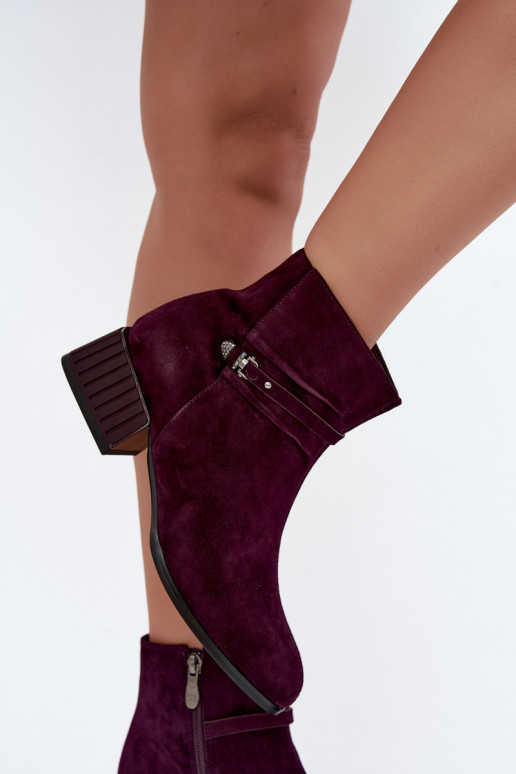 Botins femininos de camurça sintética Klocke isolados D&A CR62-3476 na cor ameixa
