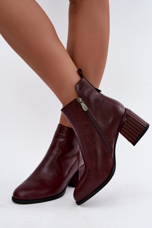 Botins de couro com saltos isolados D&A CR62-3442 na cor bordô