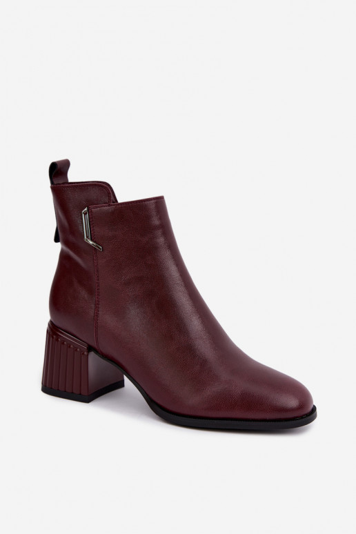 Botins de couro com saltos isolados D&A CR62-3442 na cor bordô