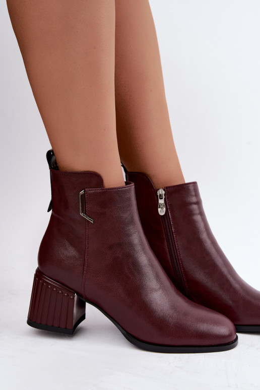 Botins de couro com saltos isolados D&A CR62-3442 na cor bordô