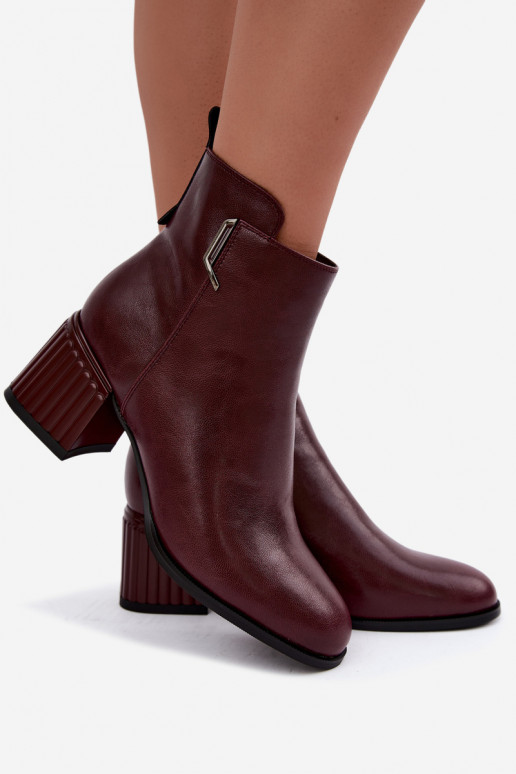 Botins de couro com saltos isolados D&A CR62-3442 na cor bordô