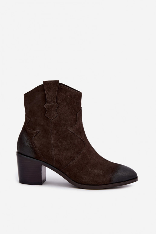 Botas de camurça isoladas em estilo cowboy D&A CR62-3395 na cor marrom escuro