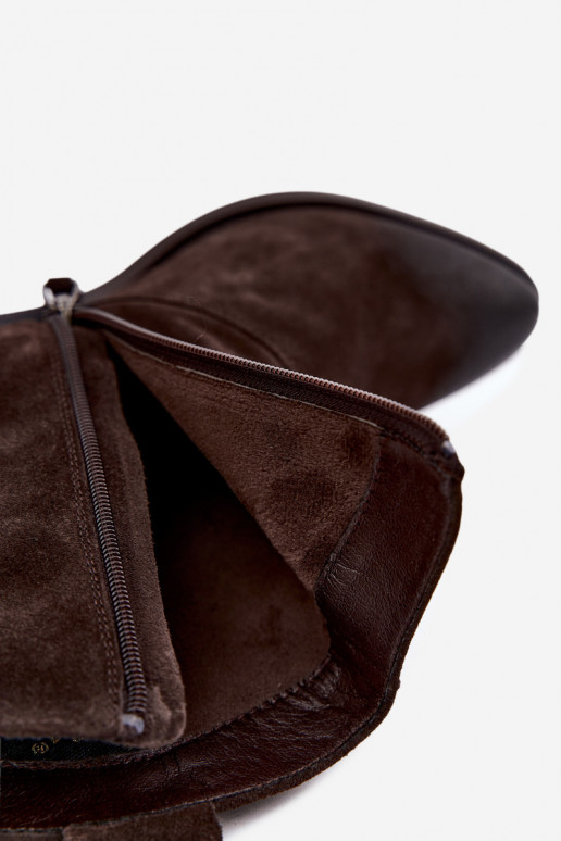 Botas de camurça isoladas em estilo cowboy D&A CR62-3395 na cor marrom escuro