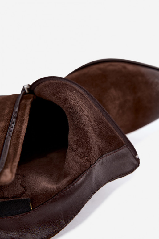 Botas de camurça isoladas em estilo cowboy D&A CR62-3395 na cor chocolate