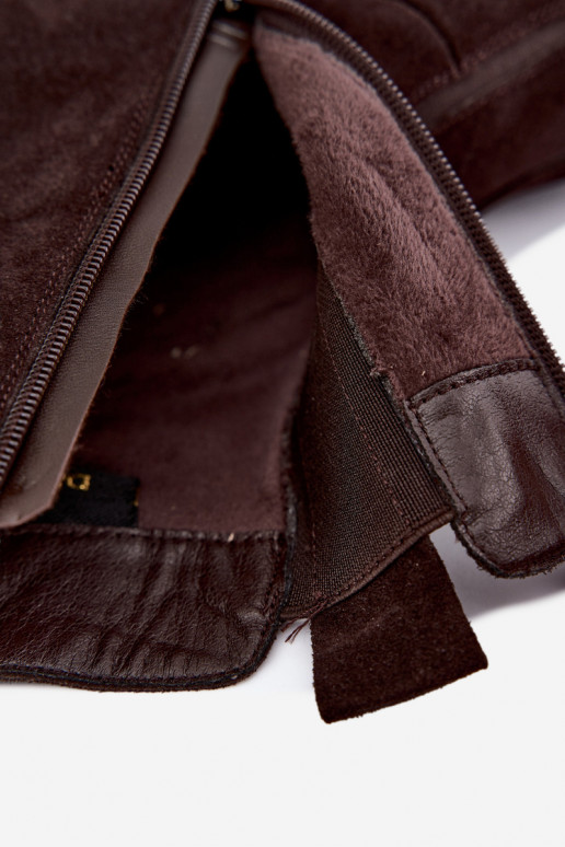 Botins de camurça sintética com plataforma isolados D&A CR62-3448 na cor chocolate