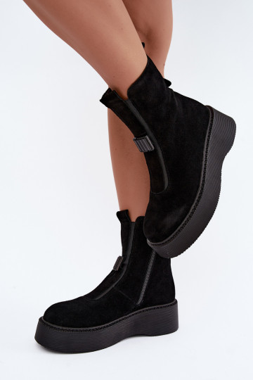 Botins de camurça sintética com plataforma isolados D&A CR62-3448 na cor preta