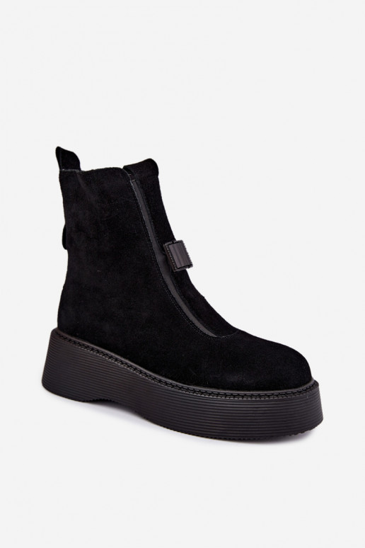 Botins de camurça sintética com plataforma isolados D&A CR62-3448 na cor preta