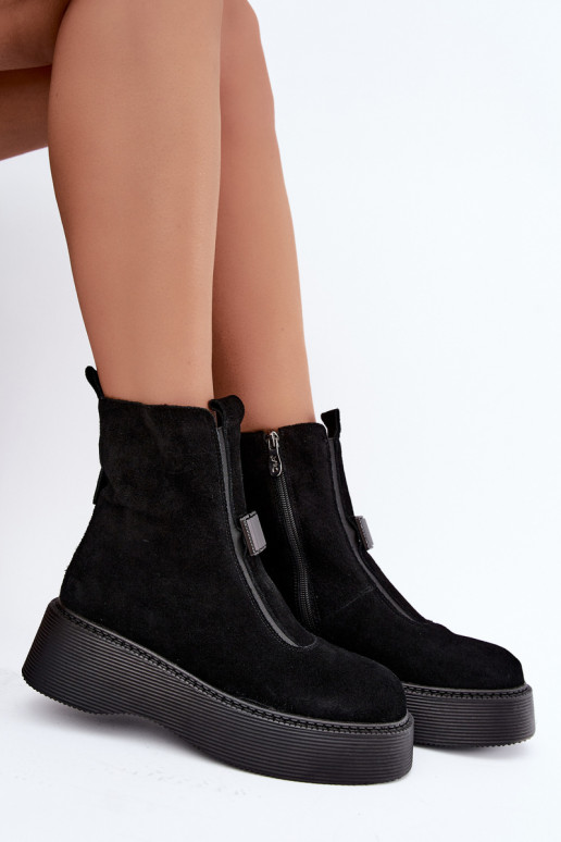 Botins de camurça sintética com plataforma isolados D&A CR62-3448 na cor preta