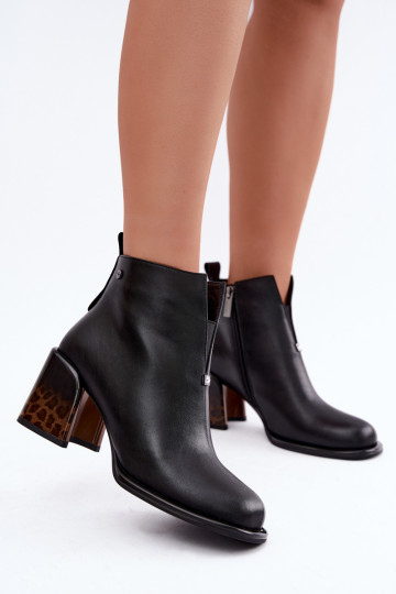 Botins isolados de couro sintético para mulheres com saltos GOE UU2N4204 pretos 2