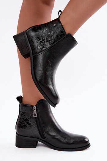 Botins isolados de couro sintético com salto baixo Vinceza 133133 pretos