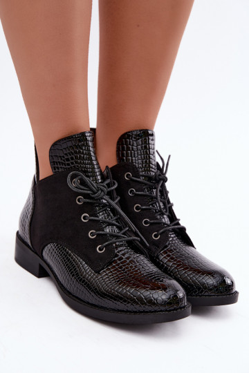Botins isolados com design em relevo Vinceza 16524 pretos