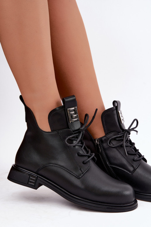 botins isolados com saltos largos e ornamentos D&A MK62-7034 em preto