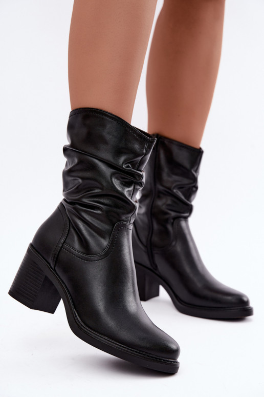 botins isolados com babados e saltos Sergio Leone BT-60 em preto
