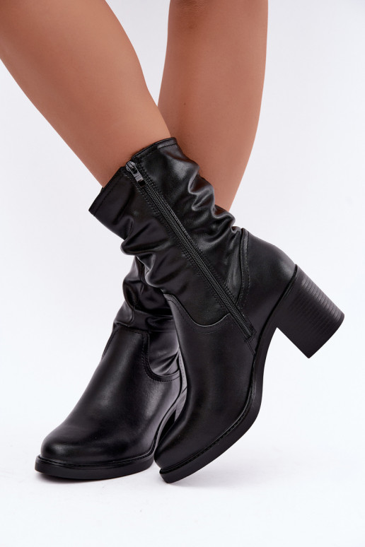 botins isolados com babados e saltos Sergio Leone BT-60 em preto