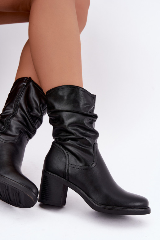 botins isolados com babados e saltos Sergio Leone BT-60 em preto