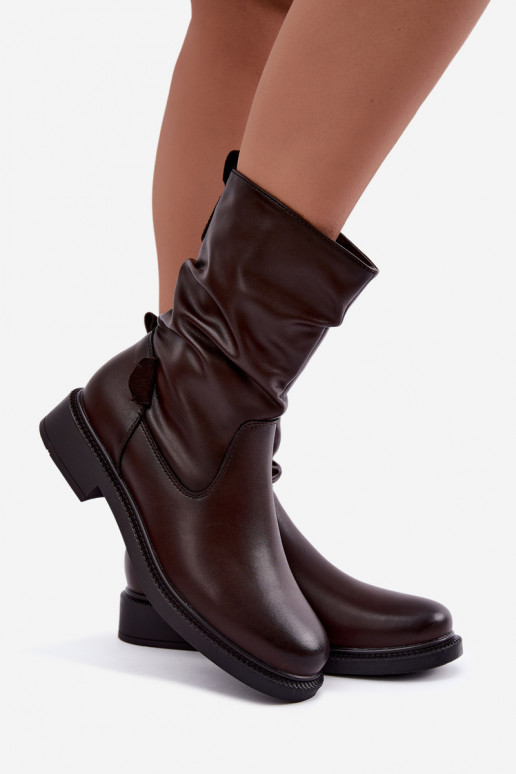 botins isolados enrugados com saltos largos Sergio Leone BT-08 em chocolate