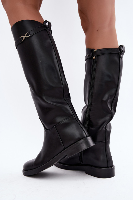 Botas longas com saltos largos e tiras decorativas na cor preta Famina