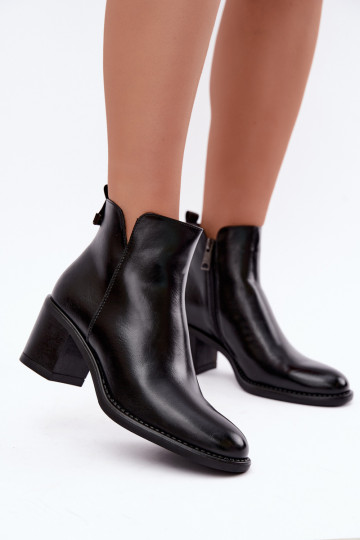 Botins isolados com saltos na cor preta Vinceza 58650 2