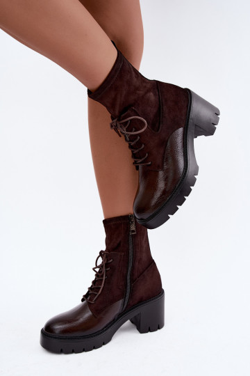 Botins femininos em saltos grossos isolados na cor chocolate Vinceza 58665