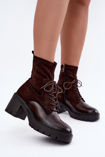 Botins femininos em saltos grossos isolados na cor chocolate Vinceza 58665 2