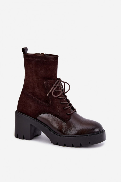 Botins femininos em saltos grossos isolados na cor chocolate Vinceza 58665
