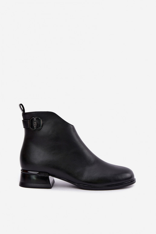 Botins isolados com tiras decorativas na cor preta Vinceza 58692